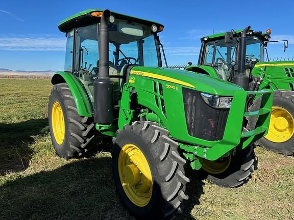 Image of John Deere 5090E equipment image 1