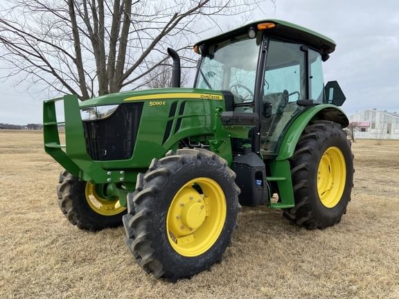 2022 John Deere 5090E Image