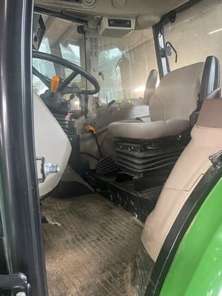 Image of John Deere 5090E equipment image 4