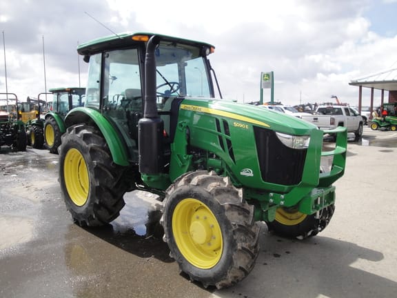 2022 John Deere 5090E Equipment Image0