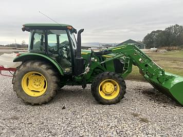 Main image John Deere 5090E