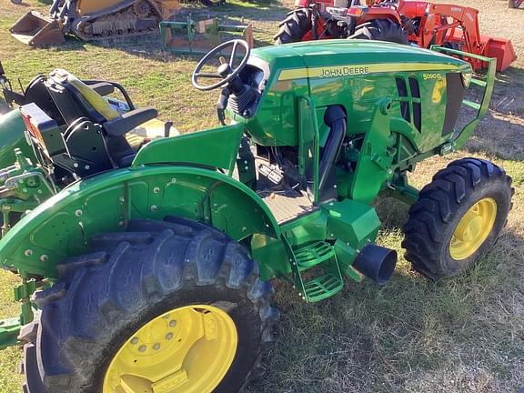 Image of John Deere 5090EL equipment image 1