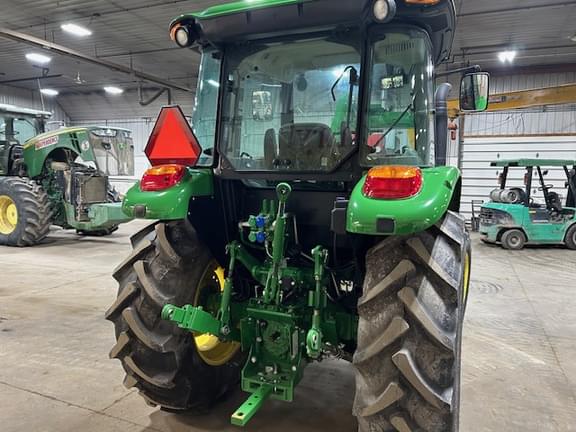 Image of John Deere 5090E equipment image 2