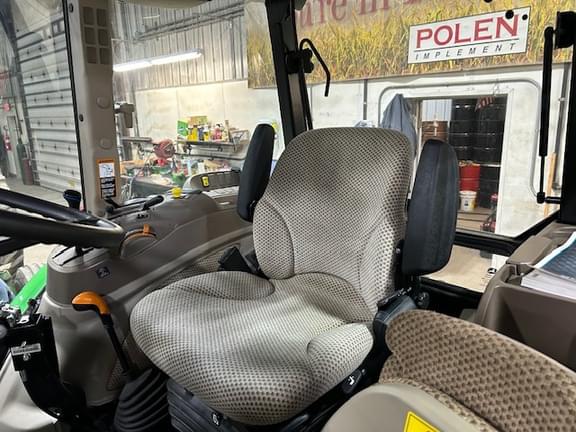 Image of John Deere 5090E equipment image 4