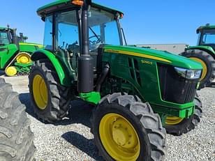 Main image John Deere 5090E 1