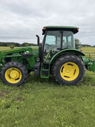 Image of John Deere 5090E equipment image 2