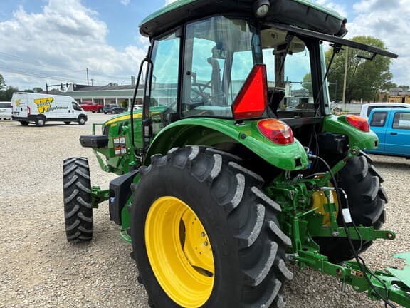 Image of John Deere 5090E equipment image 3