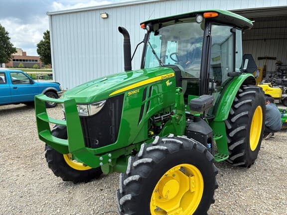 Image of John Deere 5090E equipment image 1
