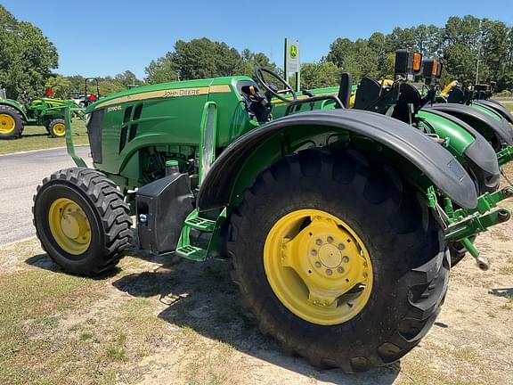 Image of John Deere 5090EL equipment image 2