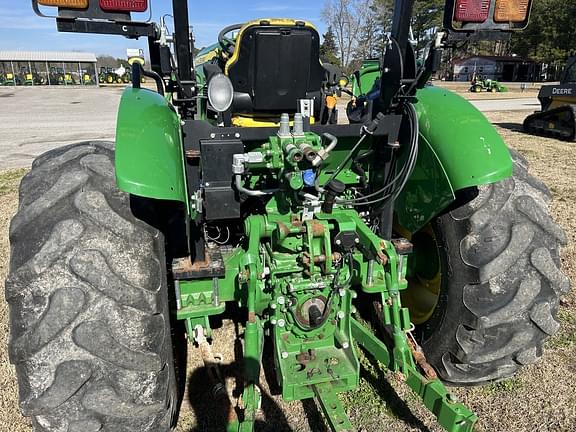 Image of John Deere 5090EL equipment image 4