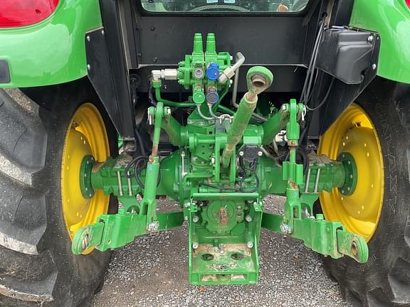 Image of John Deere 5090E equipment image 2