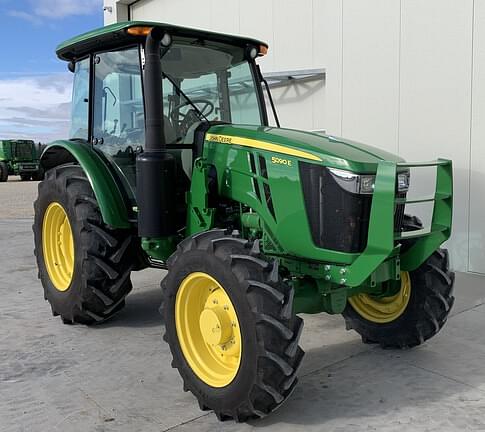 Image of John Deere 5090E Primary image