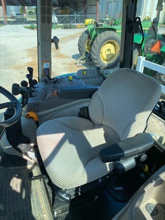 Image of John Deere 5090E equipment image 4