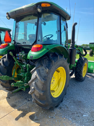 Image of John Deere 5090E equipment image 2