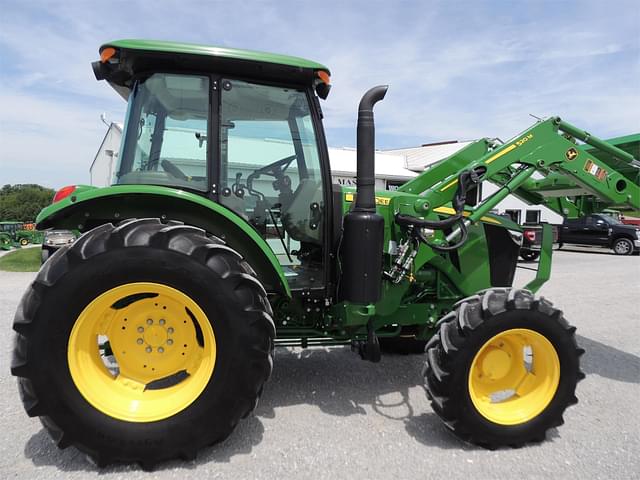 Image of John Deere 5090E equipment image 4