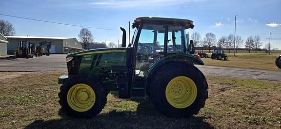 Image of John Deere 5090E equipment image 2