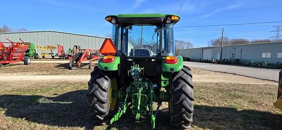 Image of John Deere 5090E equipment image 4