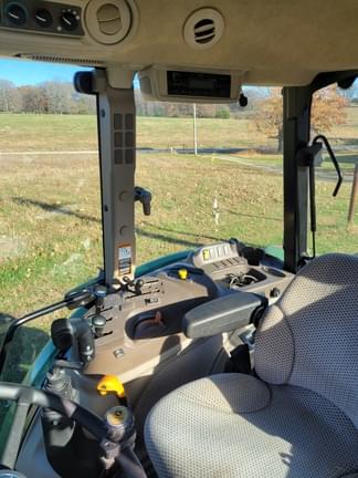 Image of John Deere 5090E equipment image 4