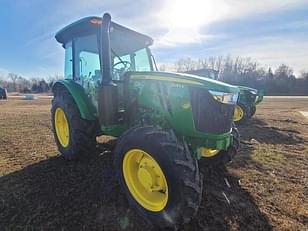 Main image John Deere 5090E 1