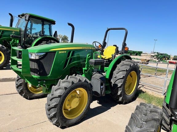 2022 John Deere 5090E Equipment Image0