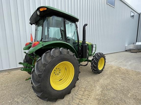 Image of John Deere 5090E equipment image 4