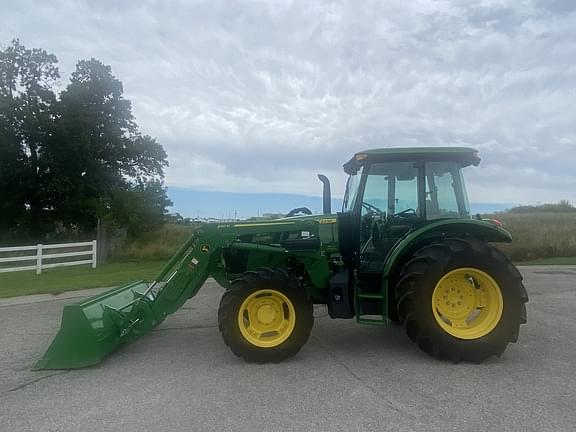 Image of John Deere 5090E equipment image 4