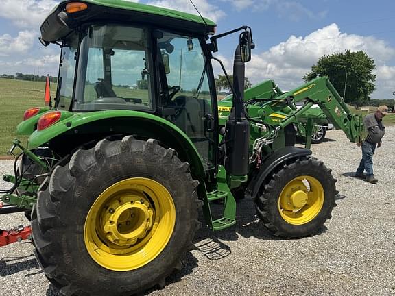 Image of John Deere 5090E equipment image 3