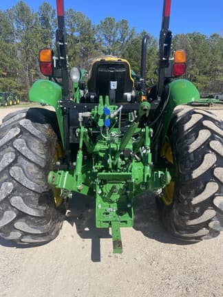 Image of John Deere 5090E equipment image 2