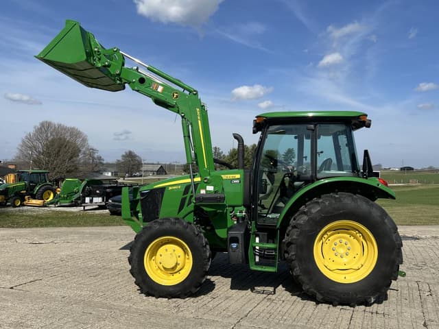 Image of John Deere 5090E equipment image 4