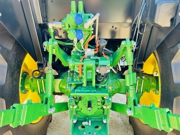 Image of John Deere 5090E equipment image 1