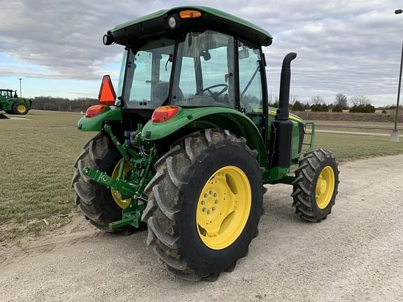 Image of John Deere 5090E equipment image 4
