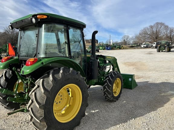 Image of John Deere 5090E equipment image 3