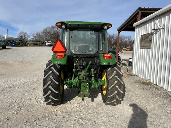 Image of John Deere 5090E equipment image 4
