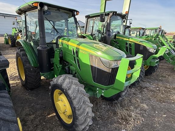 Image of John Deere 5090E equipment image 1