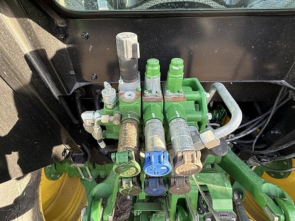 Image of John Deere 5090E equipment image 4