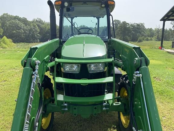 Image of John Deere 5090E equipment image 3