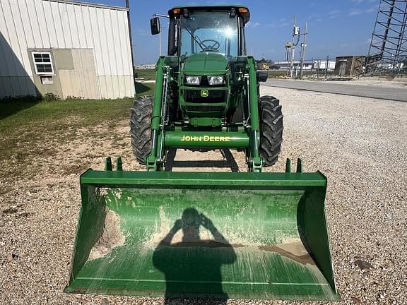 Image of John Deere 5090E equipment image 2