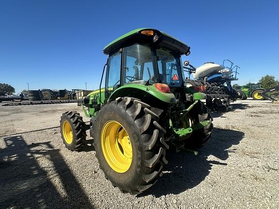 Image of John Deere 5090E equipment image 4