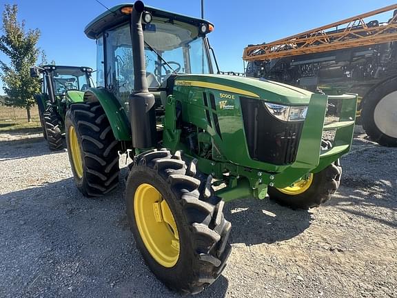 Image of John Deere 5090E Primary image