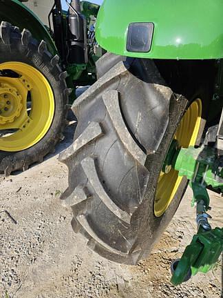 Image of John Deere 5090E equipment image 2