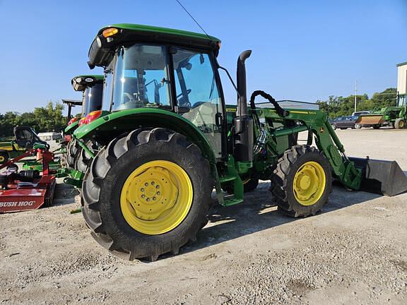 Image of John Deere 5090E equipment image 4