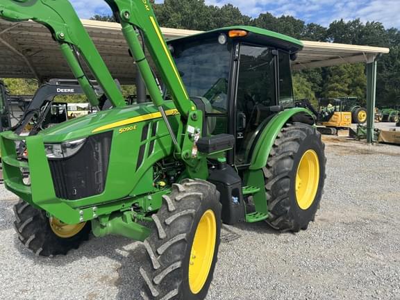 Image of John Deere 5090E equipment image 1