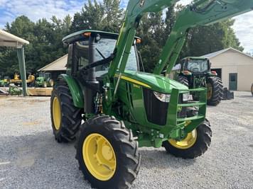 Main image John Deere 5090E