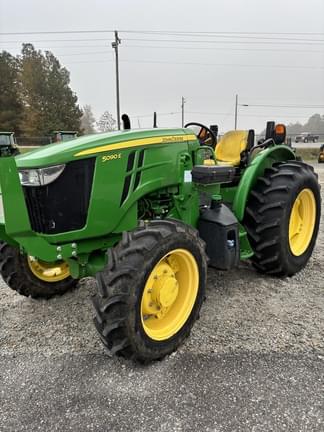 Main image John Deere 5090E