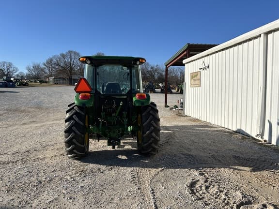 Image of John Deere 5090E equipment image 4