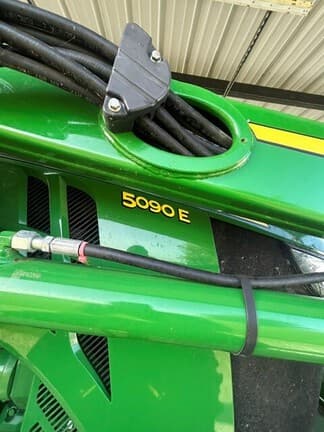 Image of John Deere 5090E equipment image 4