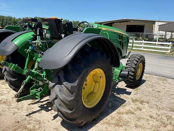 Image of John Deere 5090E equipment image 3