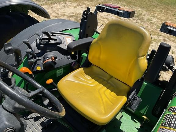 Image of John Deere 5090EL equipment image 4