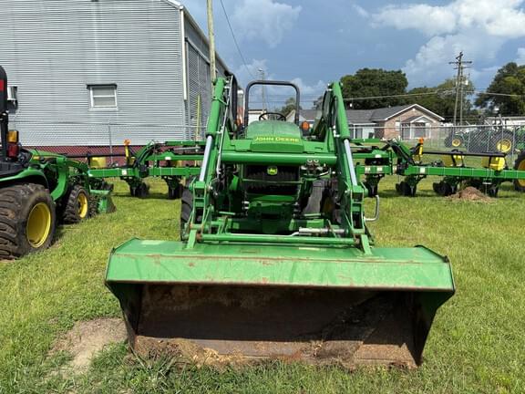 Image of John Deere 5090E equipment image 1