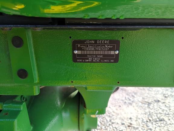 Image of John Deere 5090E equipment image 4